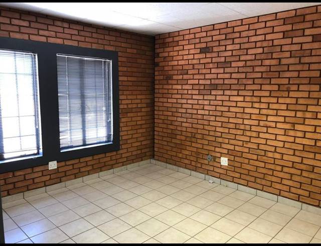 INDUSTRIAL PROPERTY TO RENT IN HENNOPSPARK